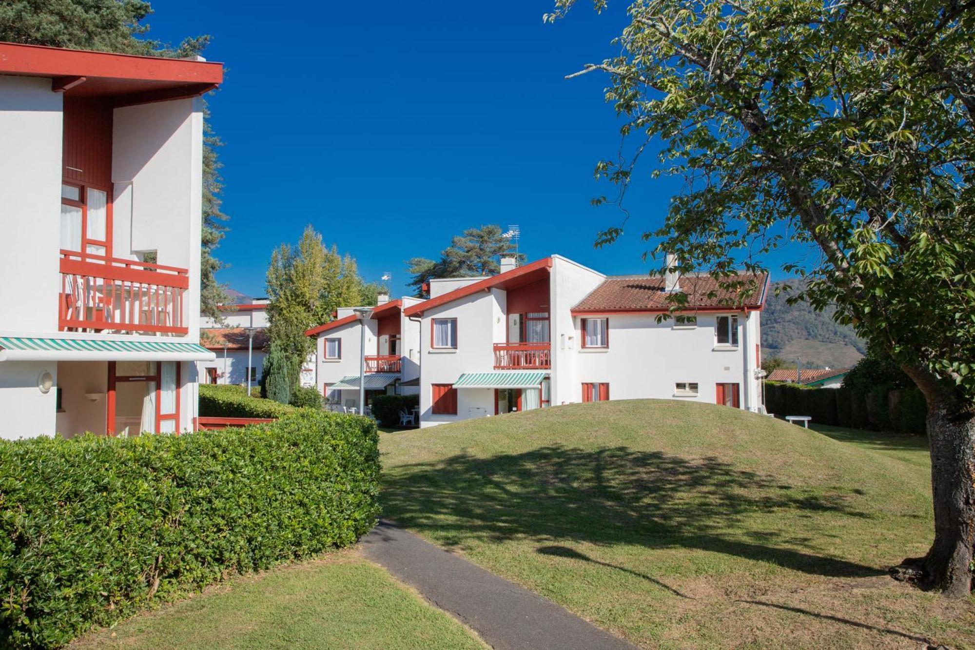 Vvf Residence Pays Basque Saint-Jean-Pied-De-Port Bagian luar foto