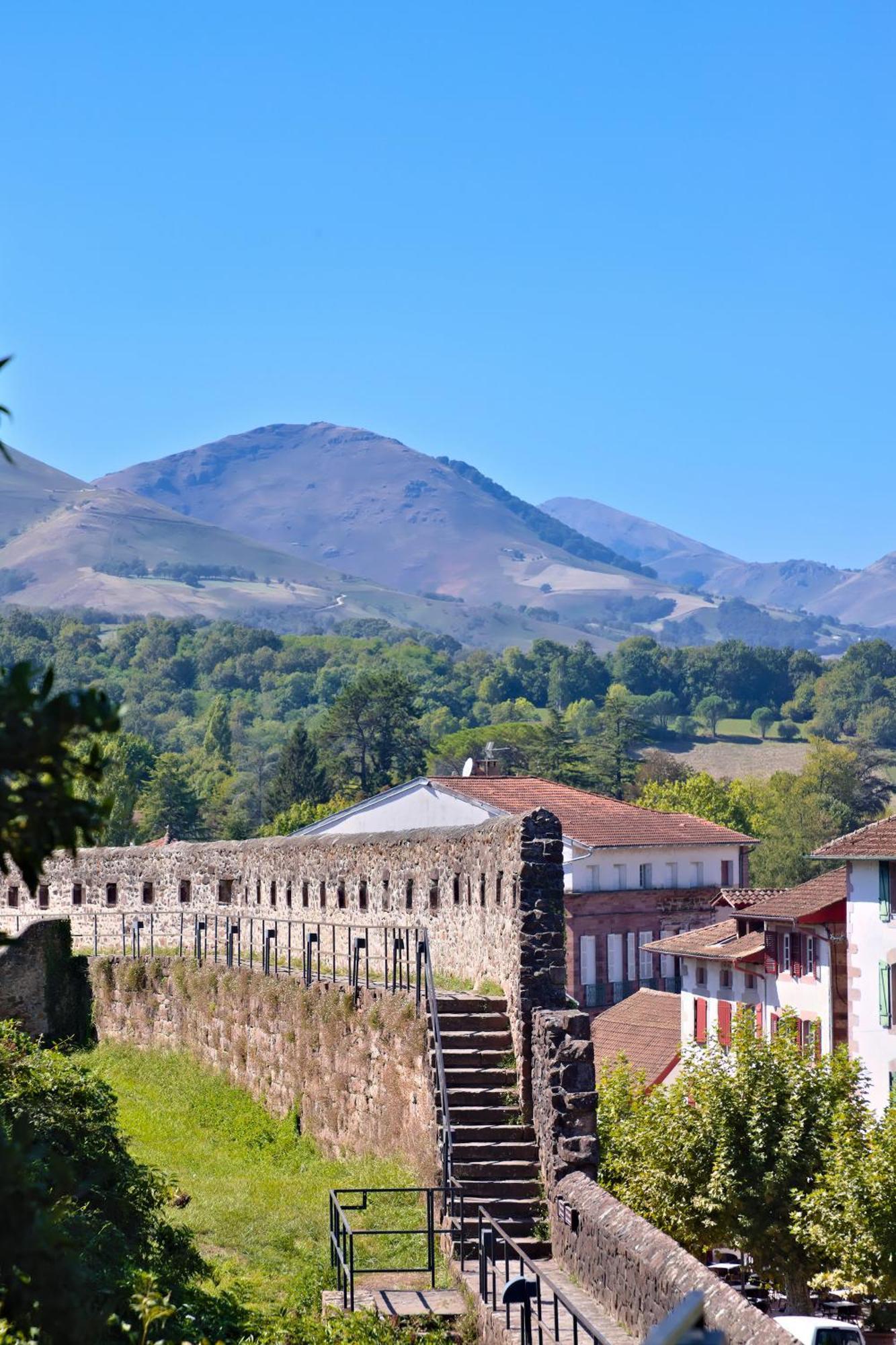 Vvf Residence Pays Basque Saint-Jean-Pied-De-Port Bagian luar foto